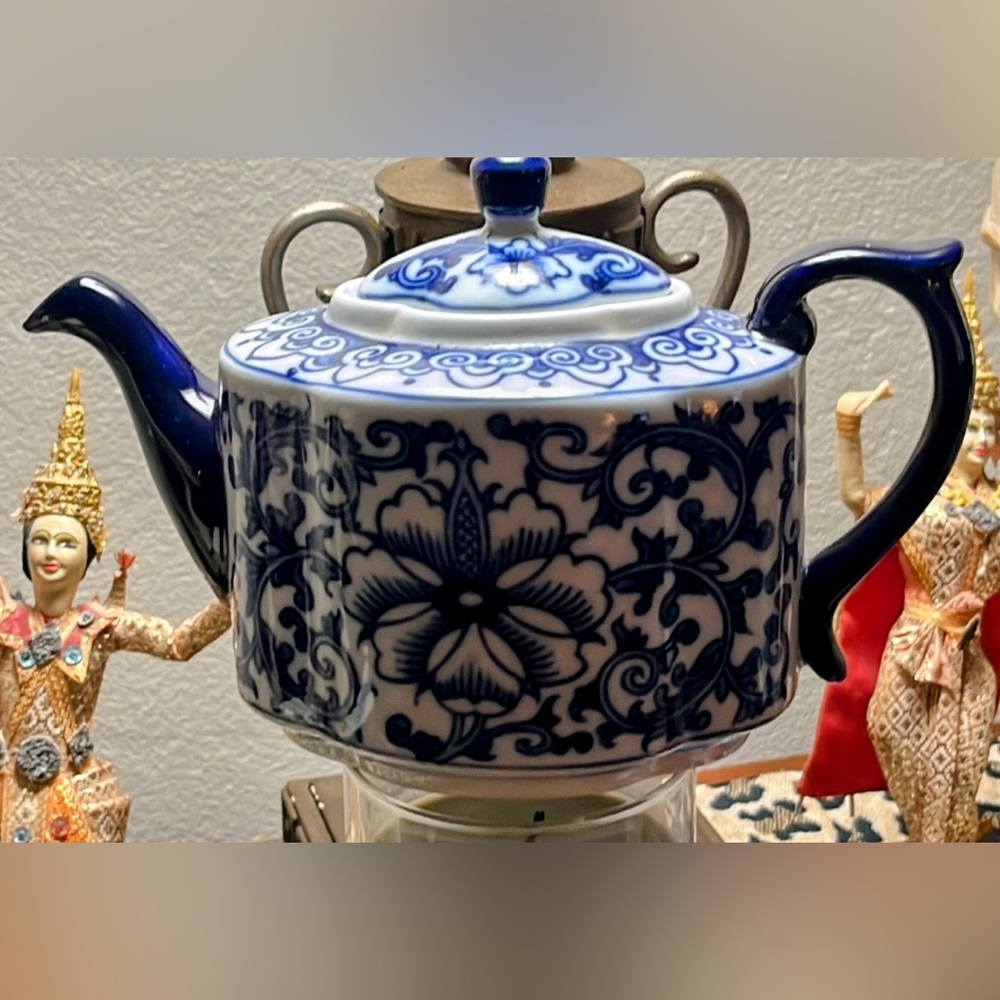 Bombay Company Collection Blue White Teapot/Coffeepot